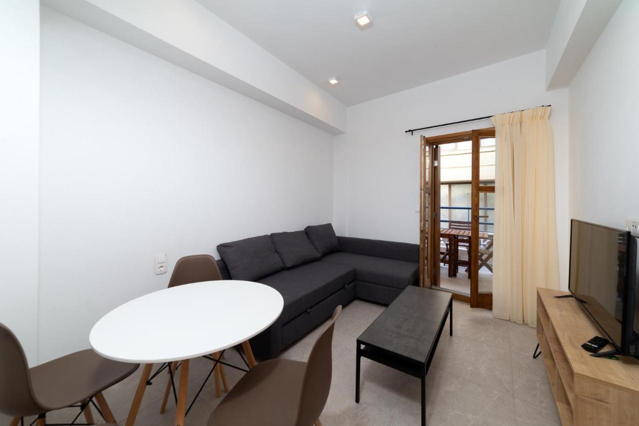 Quince Center Apartment *